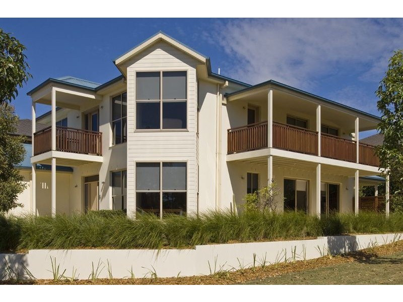 12 Barrack Circuit, Macquarie Links NSW 2565