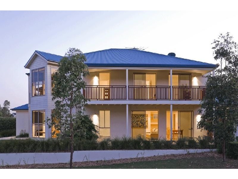 12 Barrack Circuit, Macquarie Links NSW 2565