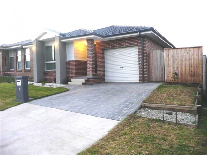 10 Delaware Street, Spring Farm NSW 2570