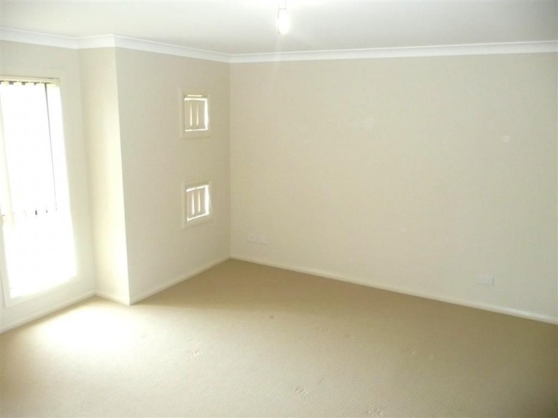 6 Folkes Way, Elderslie NSW 2570