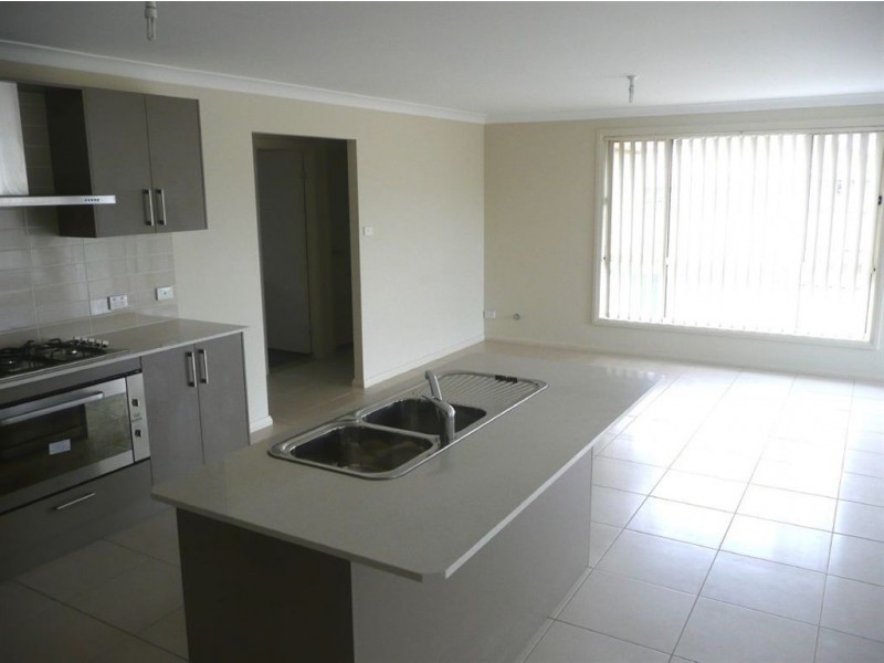 6 Folkes Way, Elderslie NSW 2570