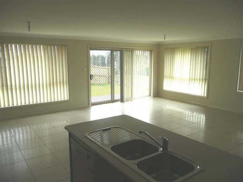 6 Folkes Way, Elderslie NSW 2570