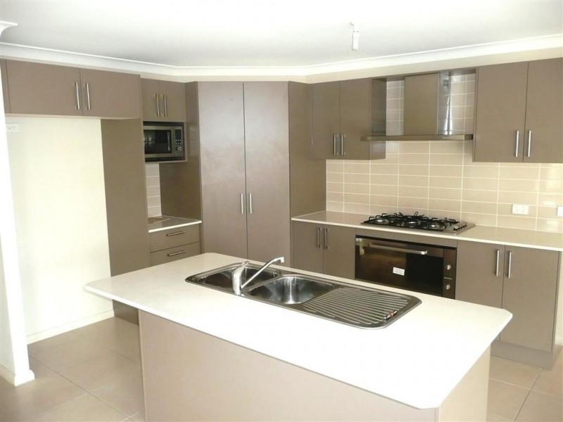 6 Folkes Way, Elderslie NSW 2570