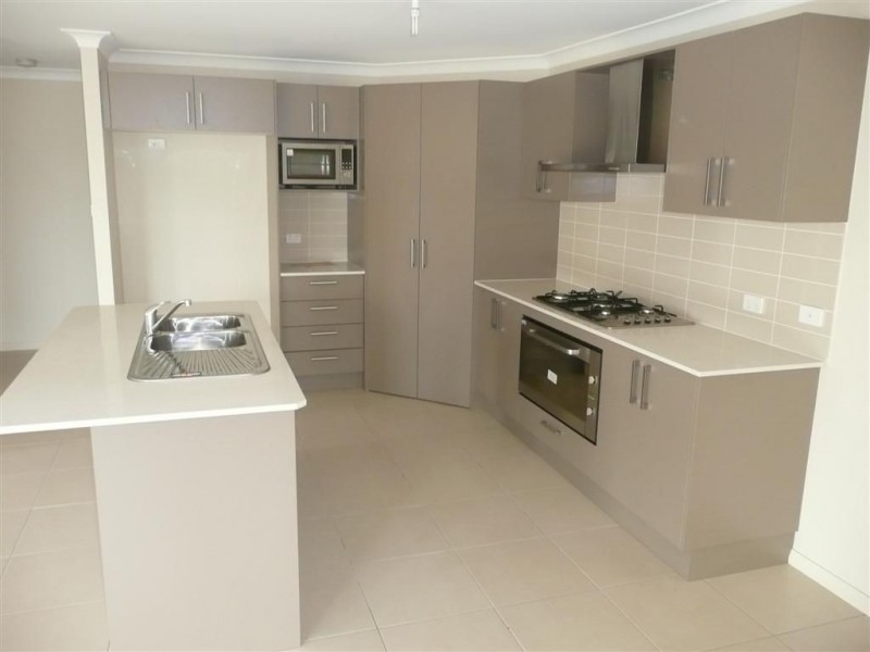 6 Folkes Way, Elderslie NSW 2570