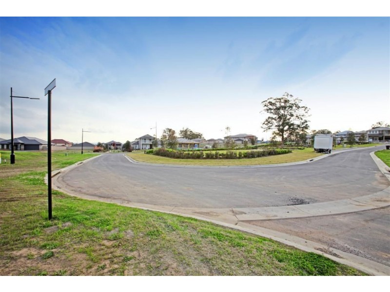8 McCullum Link, Harrington Park NSW 2567