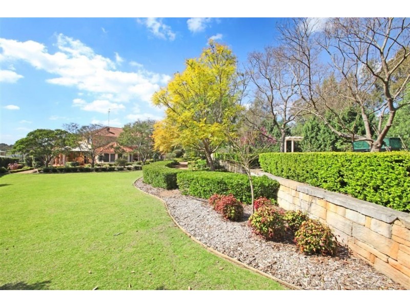10 Aberfoyle Place, Grasmere NSW 2570