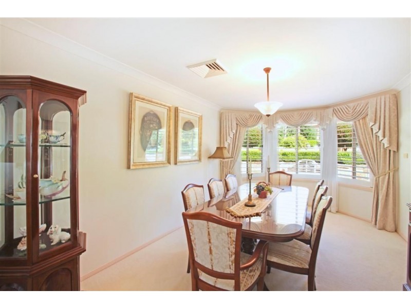 10 Aberfoyle Place, Grasmere NSW 2570