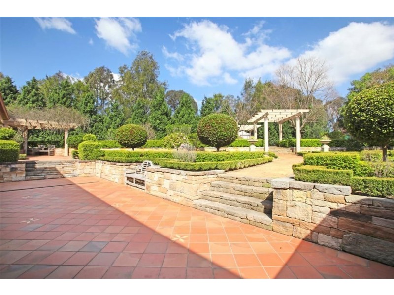 10 Aberfoyle Place, Grasmere NSW 2570