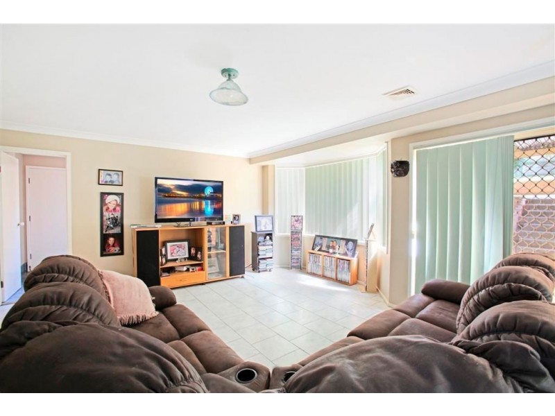 7 Smith Place, Mount Annan NSW 2567