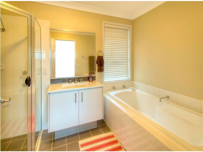 86 Minorca Circuit, Spring Farm NSW 2570