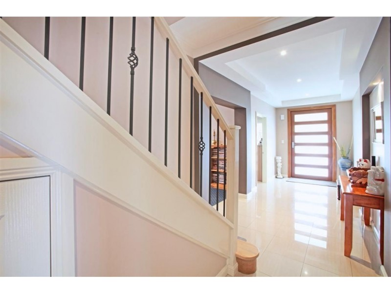 14 Rheinbergers Circuit, Elderslie NSW 2570