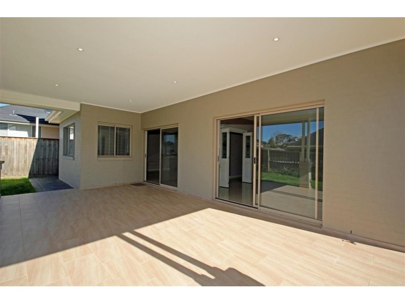 14 Rheinbergers Circuit, Elderslie NSW 2570