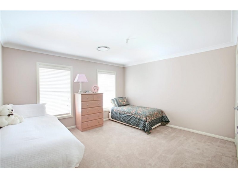 14 Rheinbergers Circuit, Elderslie NSW 2570
