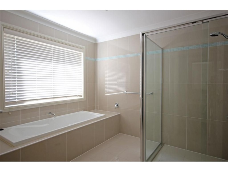14 Rheinbergers Circuit, Elderslie NSW 2570