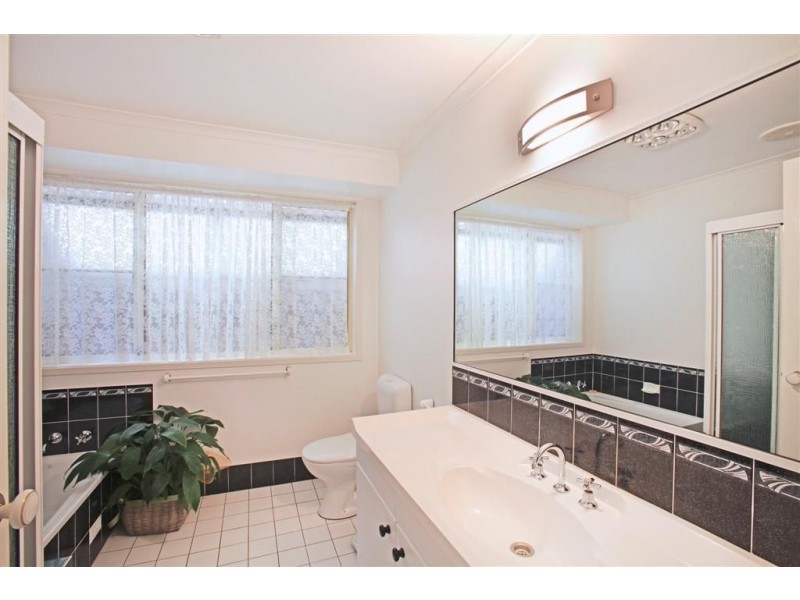 12 Mary Anne Close, Mount Annan NSW 2567