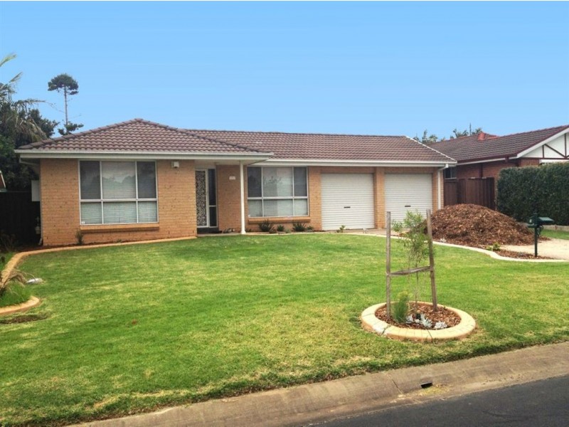7 Robson, St Helens Park NSW 2560