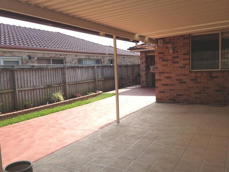 6 Larbert Place, Prestons NSW 2170