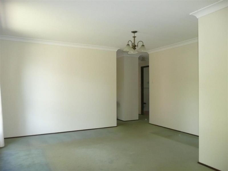 18 Clennam Avenue, Ambarvale NSW 2560