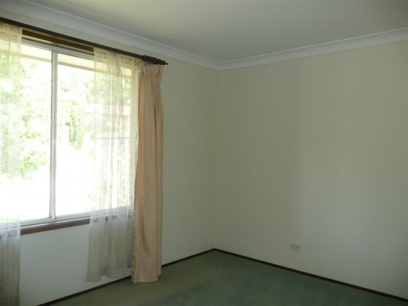 18 Clennam Avenue, Ambarvale NSW 2560