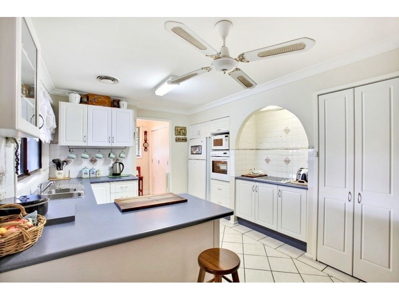 50 Grevillea Crescent, Prestons NSW 2170