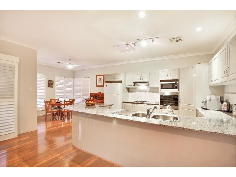 8 Whyte Place, Elderslie NSW 2570