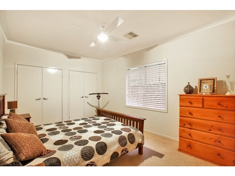 8 Whyte Place, Elderslie NSW 2570