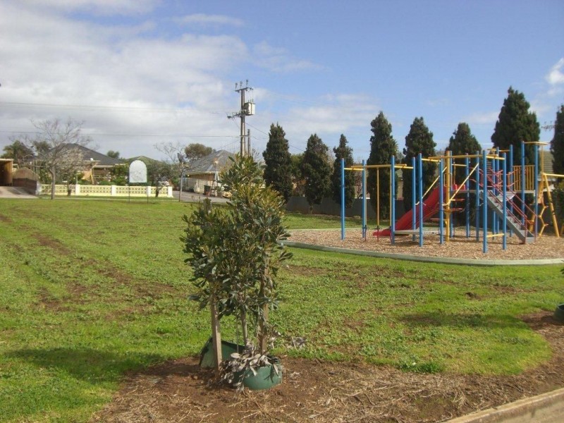 7 Drysdale Cres, Campbelltown SA 5074