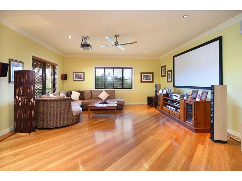 40 St Andrew Crescent, Carindale QLD 4152