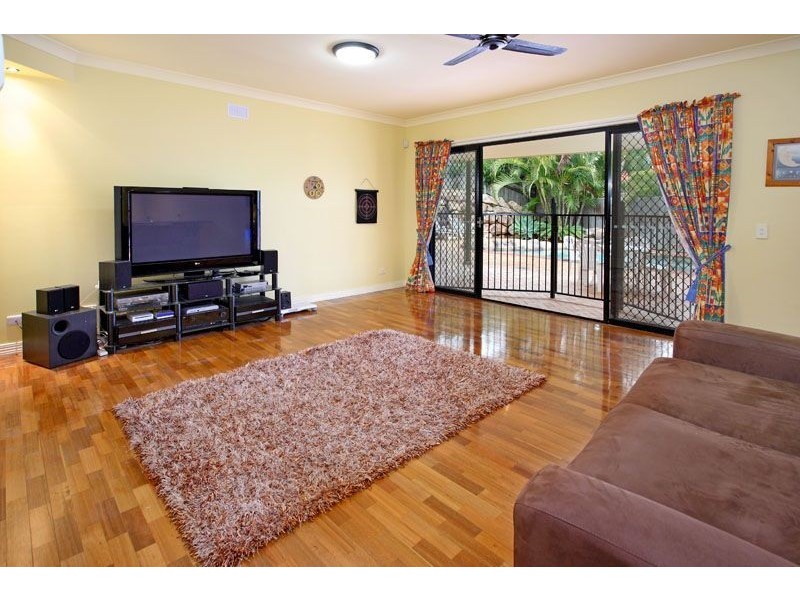 40 St Andrew Crescent, Carindale QLD 4152