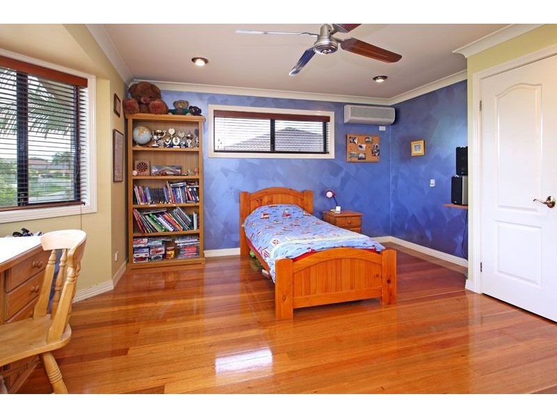40 St Andrew Crescent, Carindale QLD 4152
