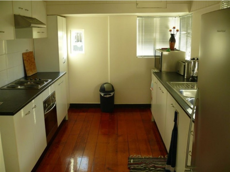 28 Eighth Avenue, Coorparoo QLD 4151