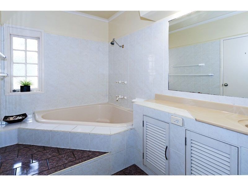 25 Faversham Street, Woolloongabba QLD 4102