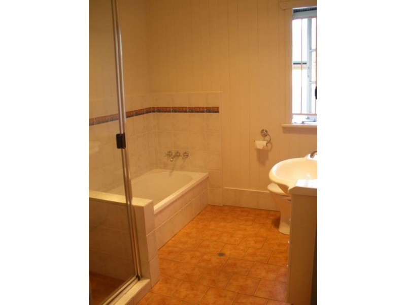 216 Chatsworth Road, Coorparoo QLD 4151