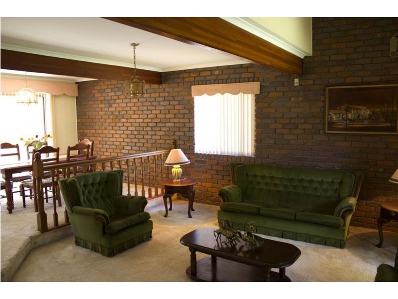 393 Winstanley Street, Carindale QLD 4152