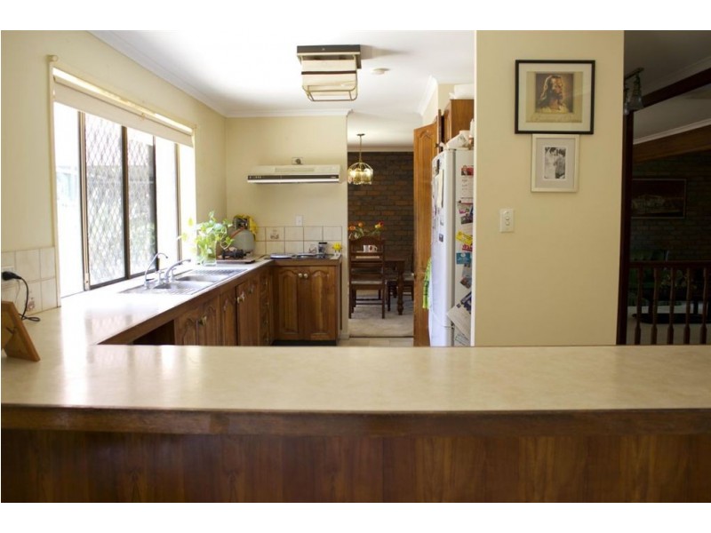 393 Winstanley Street, Carindale QLD 4152