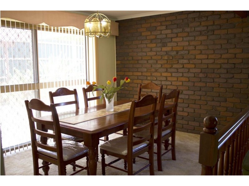 393 Winstanley Street, Carindale QLD 4152