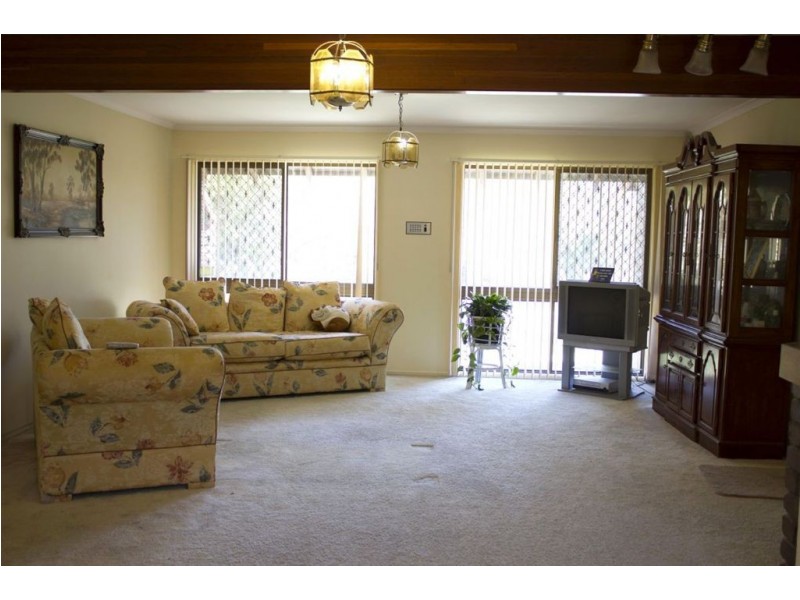 393 Winstanley Street, Carindale QLD 4152