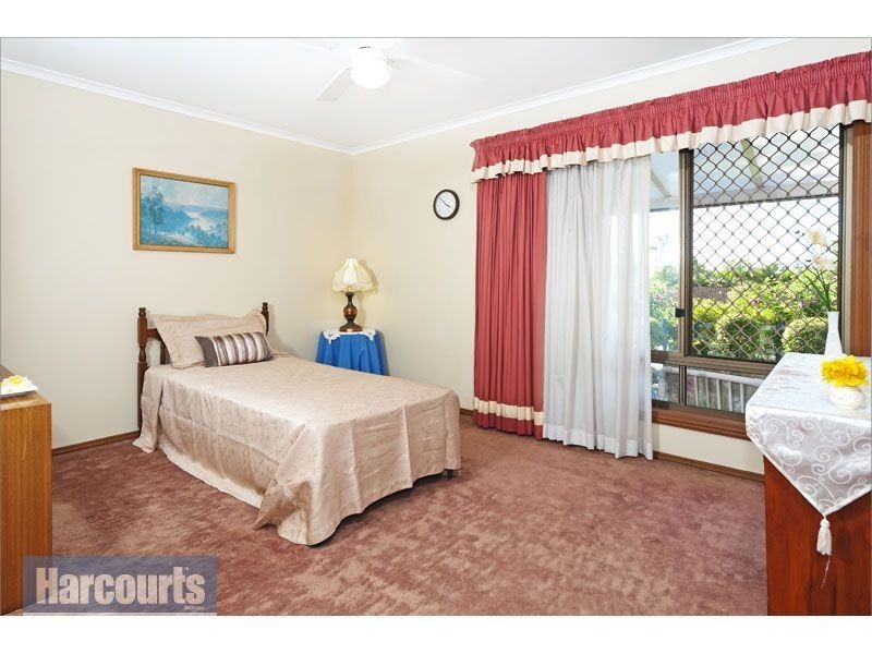 397 Winstanley Street, Carindale QLD 4152