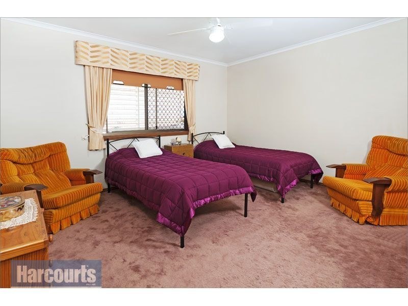 397 Winstanley Street, Carindale QLD 4152