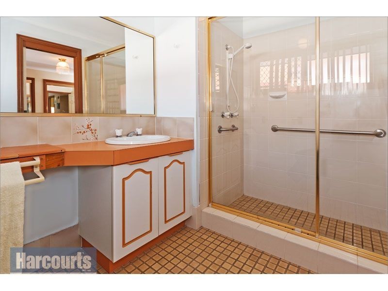 397 Winstanley Street, Carindale QLD 4152