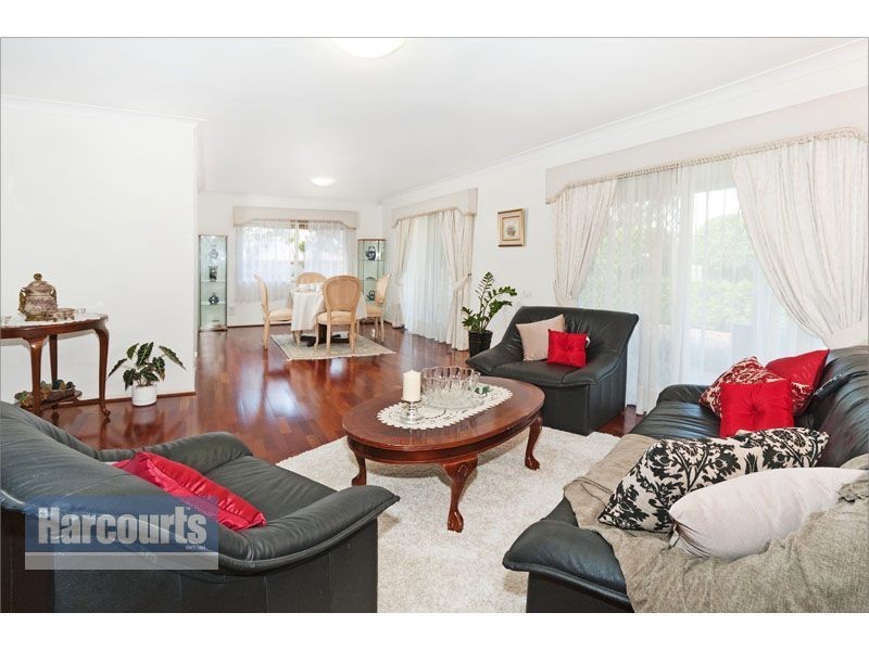 1 Cornell Street, Robertson QLD 4109