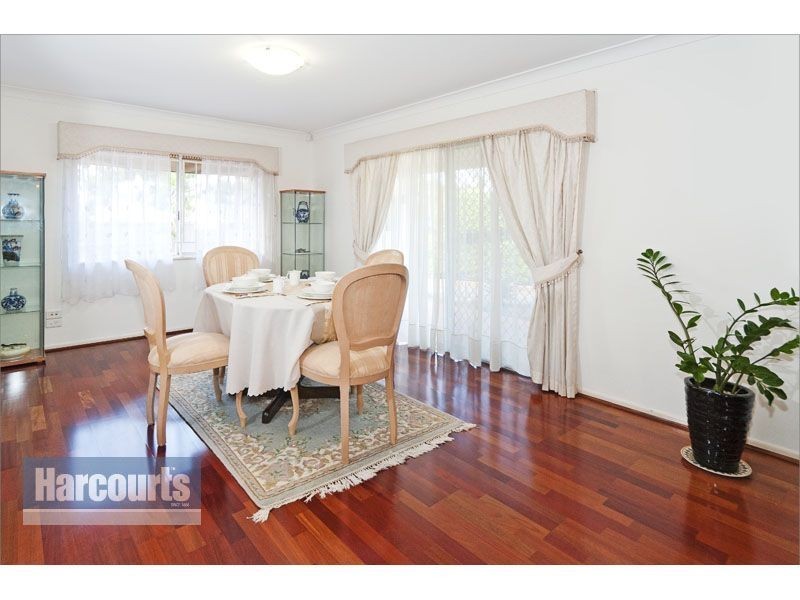 1 Cornell Street, Robertson QLD 4109
