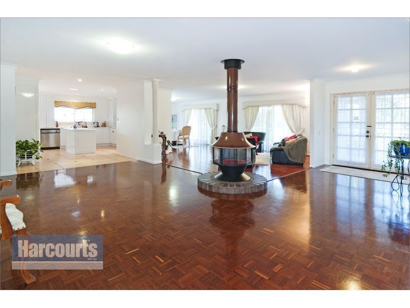 1 Cornell Street, Robertson QLD 4109