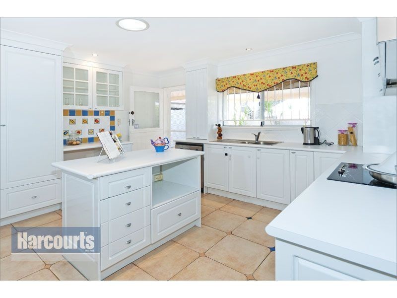 1 Cornell Street, Robertson QLD 4109
