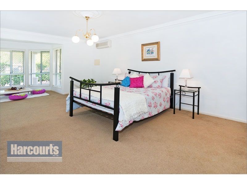 1 Cornell Street, Robertson QLD 4109