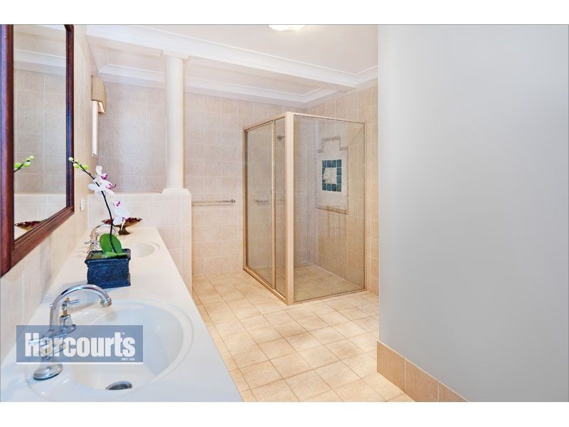 1 Cornell Street, Robertson QLD 4109