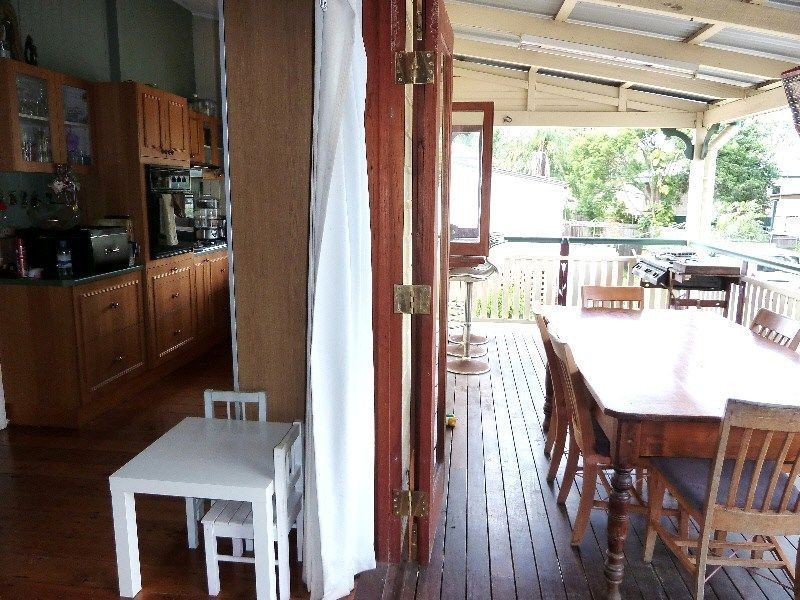 37 Deshon Street, Woolloongabba QLD 4102