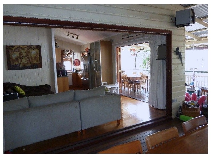 37 Deshon Street, Woolloongabba QLD 4102