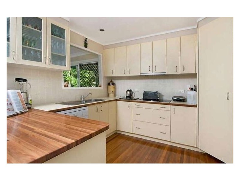 29 Kneale St, Holland Park West QLD 4121