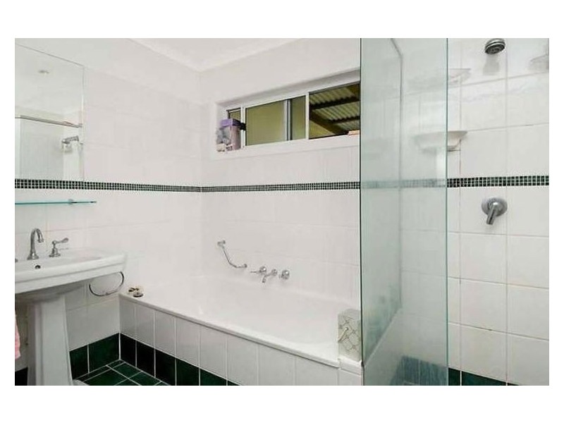 29 Kneale St, Holland Park West QLD 4121